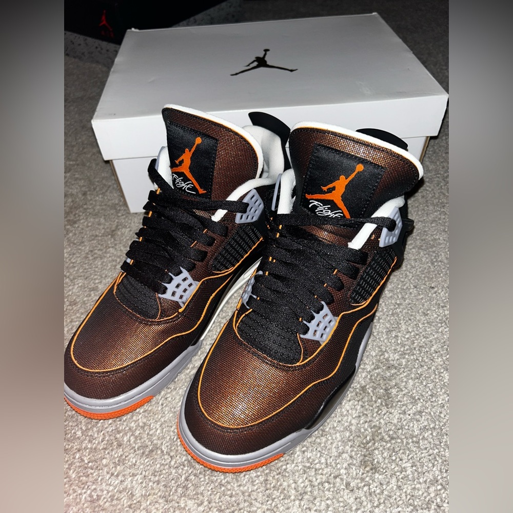 Jordan 4 starfish like new